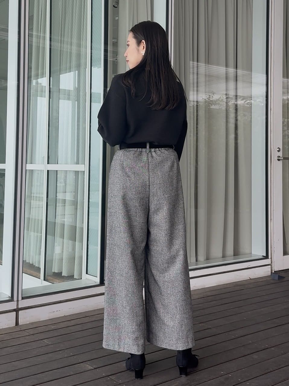 teiさんの「Couture brooch｜【上品華やか・通勤】ラメツイード ワイドパンツ」を使ったコーディネート