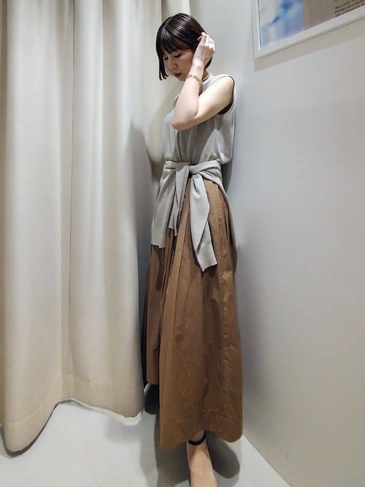suzuさんの「UNTITLED｜【前後2WAY/アンサンブル可/ゆったり】シアーカーディガン」を使ったコーディネート