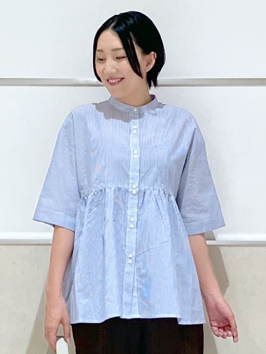 eriko さんの「Dessin｜【洗える／体型カバー】バンドカラーペプラムブラウス」を使ったコーディネート