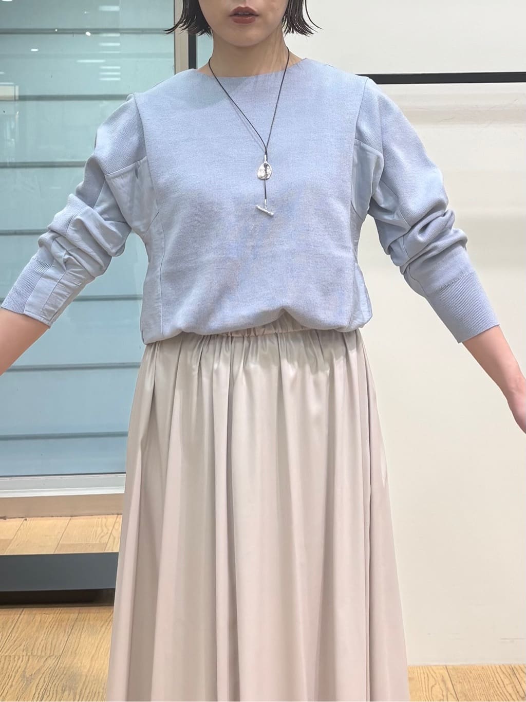 asamiさんの「INDIVI｜レザー調ギャザースカート」を使ったコーディネート