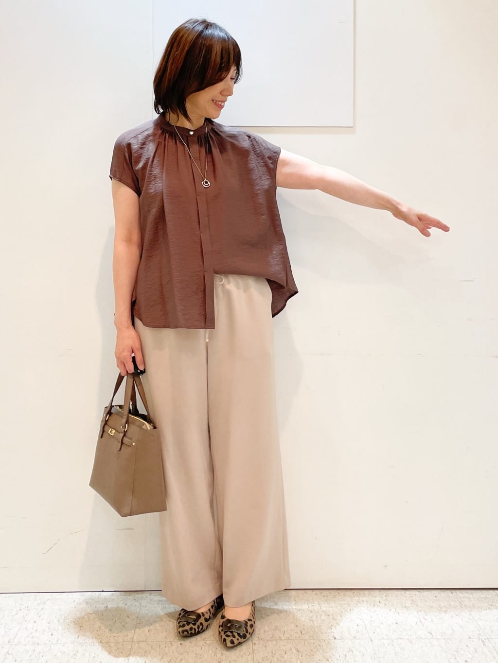 めいさんの「Reflect｜【二の腕さりげなくカバー】バンドカラーブラウス」を使ったコーディネート