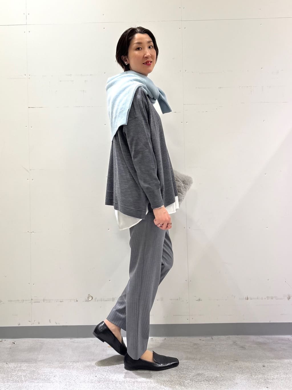 yuriさんの「INDIVI｜【洗える／毛玉になりにくい】エクストラファインウール ハイネックニット」を使ったコーディネート