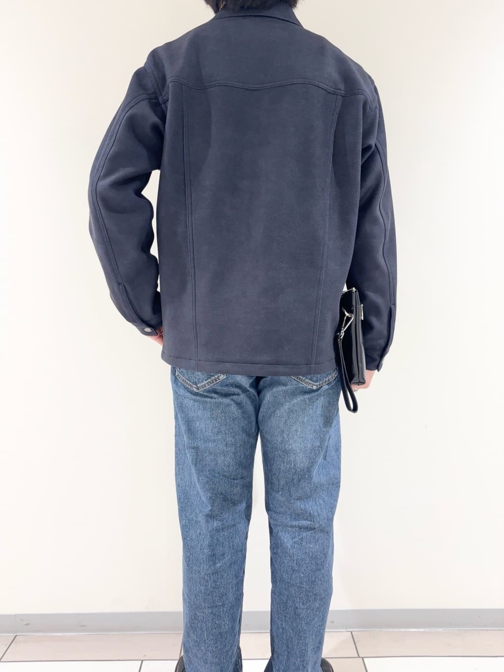 及川さんの「TAKEO KIKUCHI｜【モンスターストレッチ】日本製 ウォッシュド デニムパンツ」を使ったコーディネート