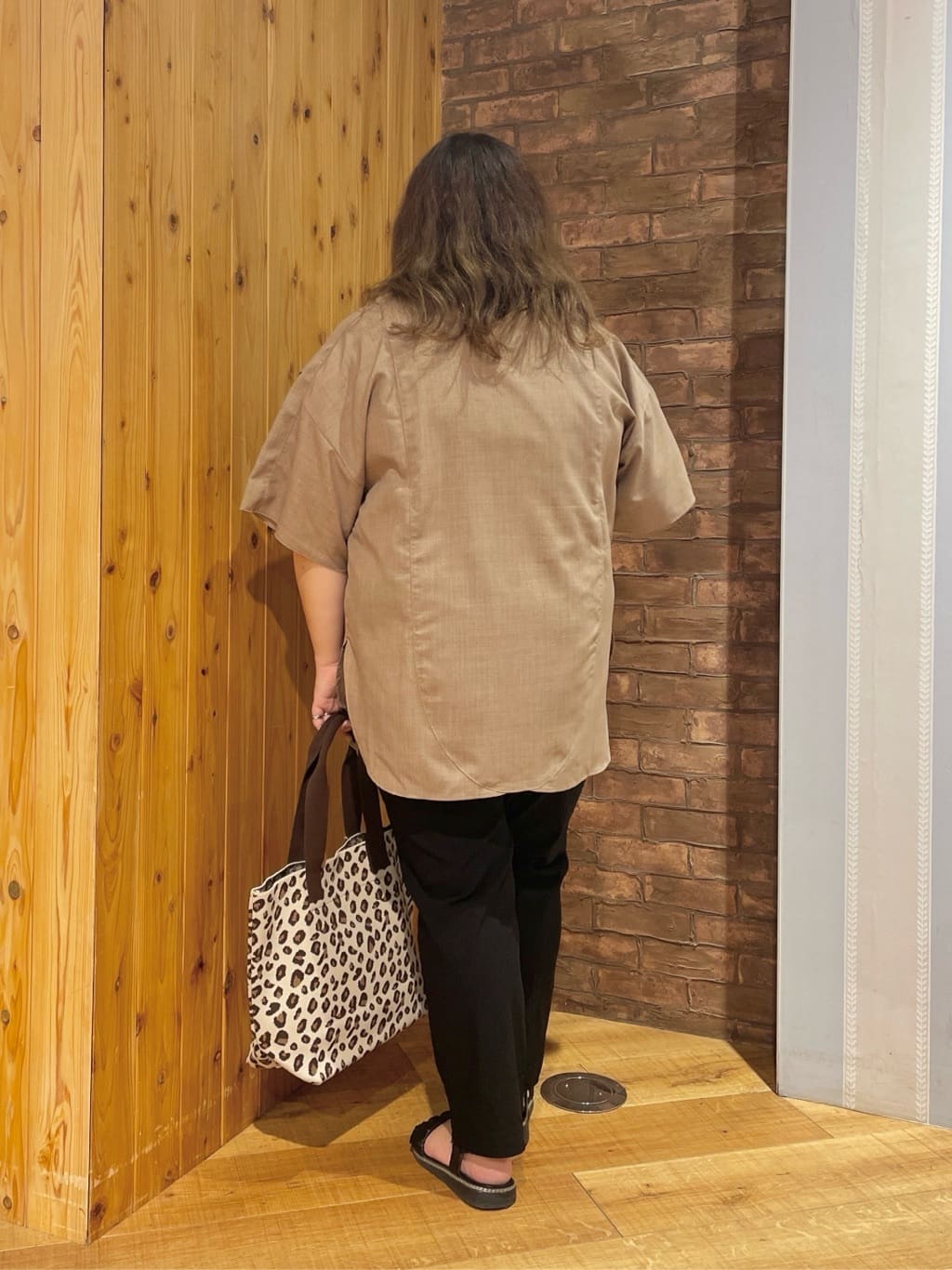 Risaさんの「SHOO･LA･RUE｜【洗える/S-LL/美脚シルエット】ハイパーストレッチ テーパードパンツ」を使ったコーディネート
