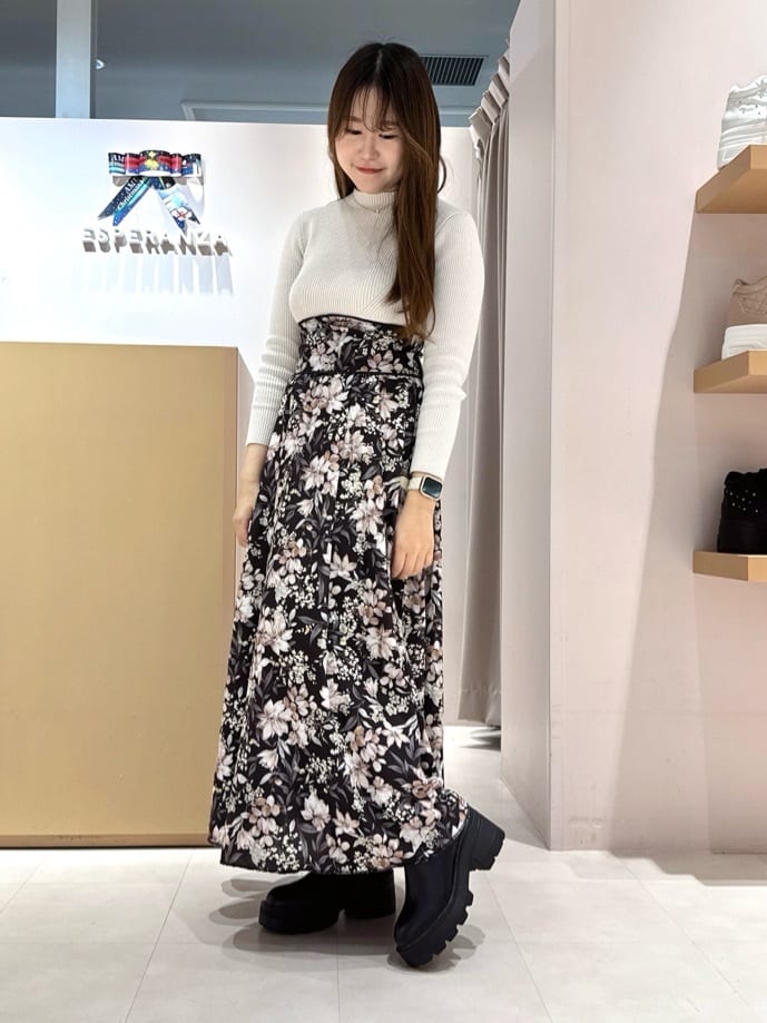 neinaさんの「ESPERANZA｜」を使ったコーディネート