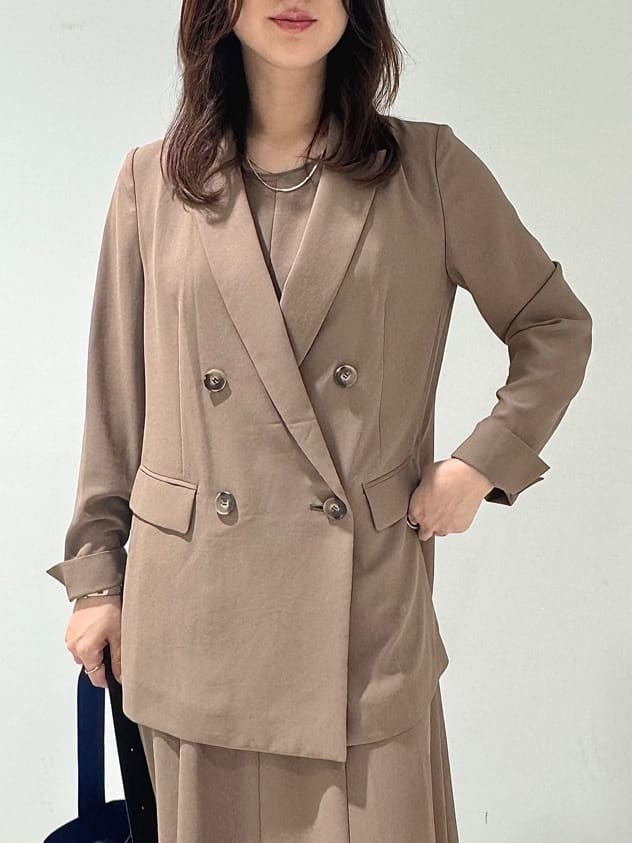 そんさんの「INDIVI｜【軽く羽織れる！】ダブルジャケット」を使ったコーディネート
