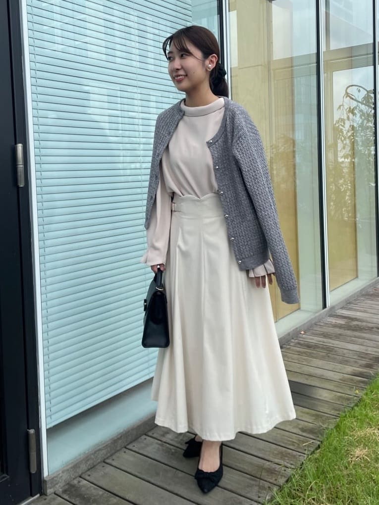 abeさんの「Couture brooch｜カットパイピングリボンパンプス」を使ったコーディネート