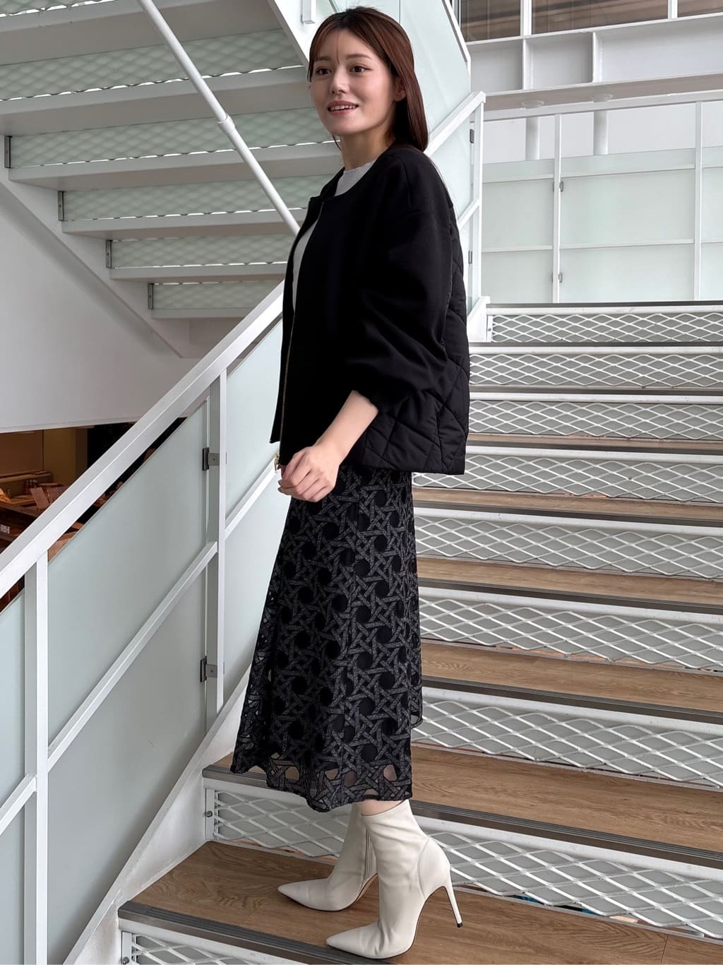 sayaさんの「COUP DE CHANCE｜【日本製】シアー刺繍のフレアースカート」を使ったコーディネート