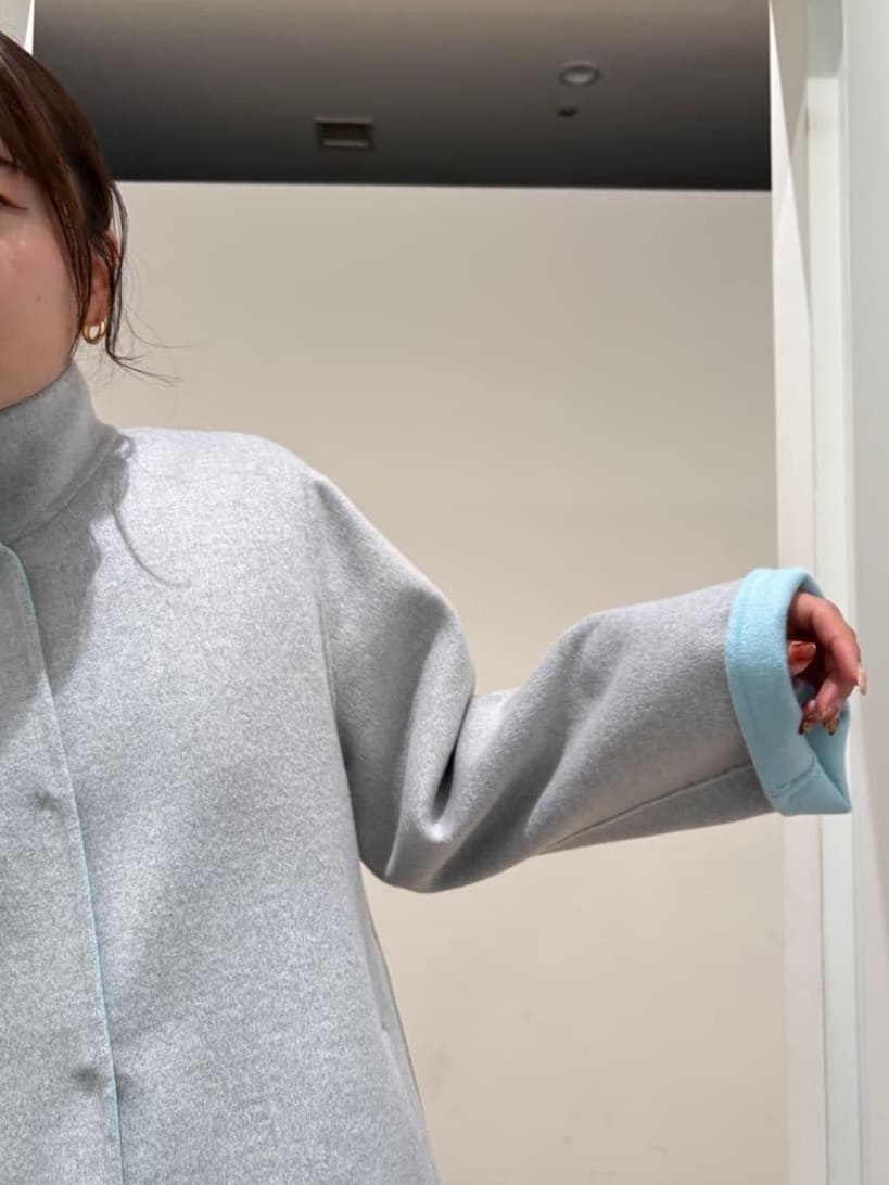 maiさんの「INDIVI｜【配色デザイン／ミドル丈】ウールリバー テントラインコート」を使ったコーディネート