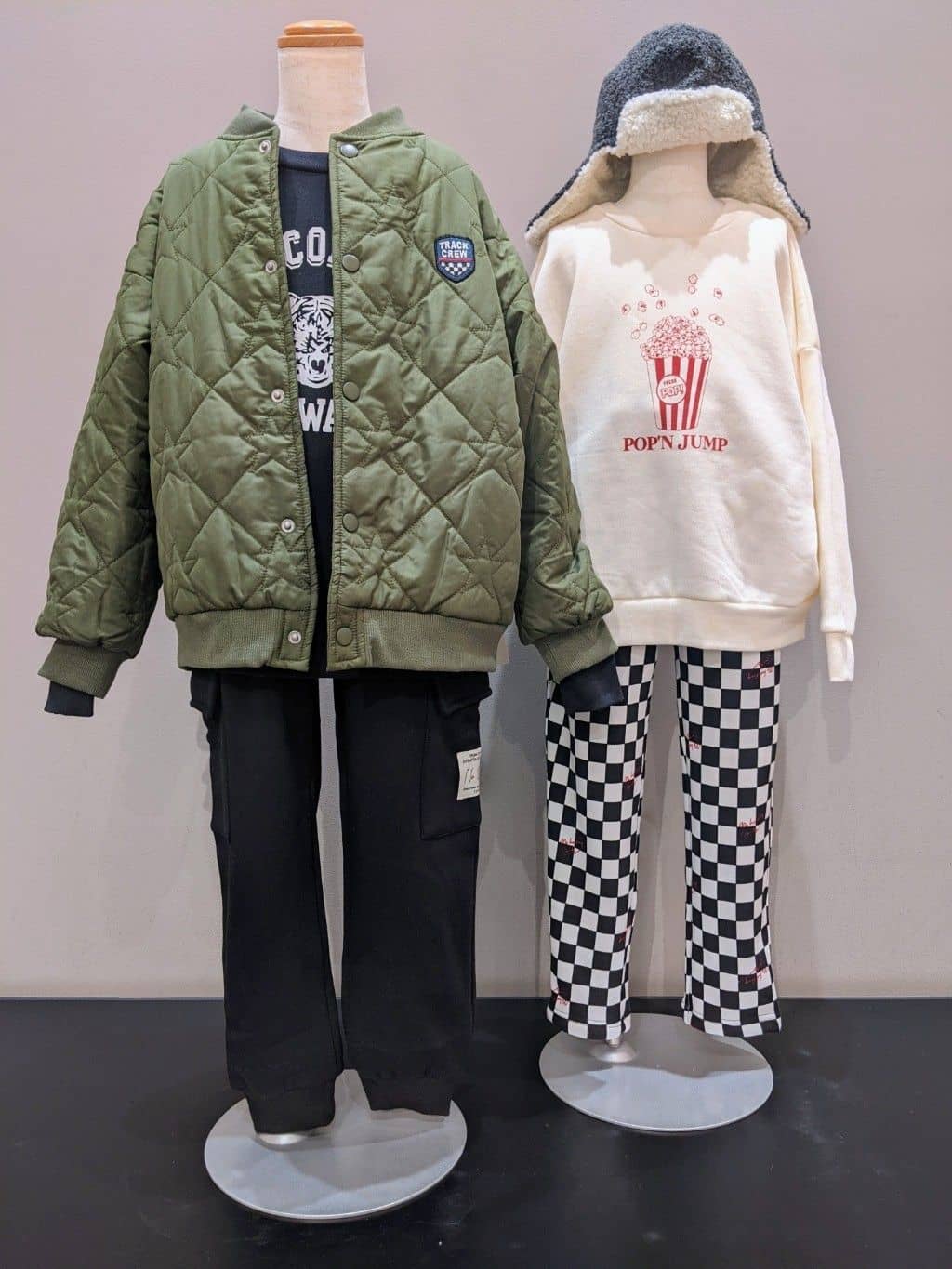 vacheさんの「SHOO･LA･RUE｜【100-150cm】裏起毛BOYSアソートスウェット」を使ったコーディネート