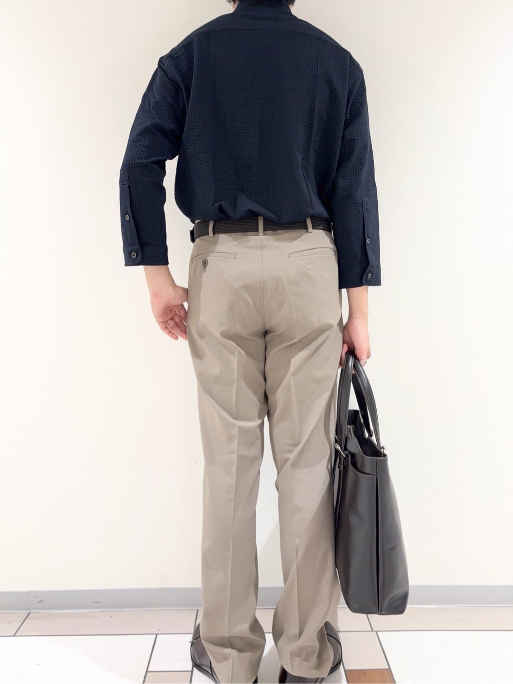 及川さんの「TAKEO KIKUCHI｜【COOL CITY WEAR】アーバンクール パンツ /接触冷感・吸水速乾」を使ったコーディネート