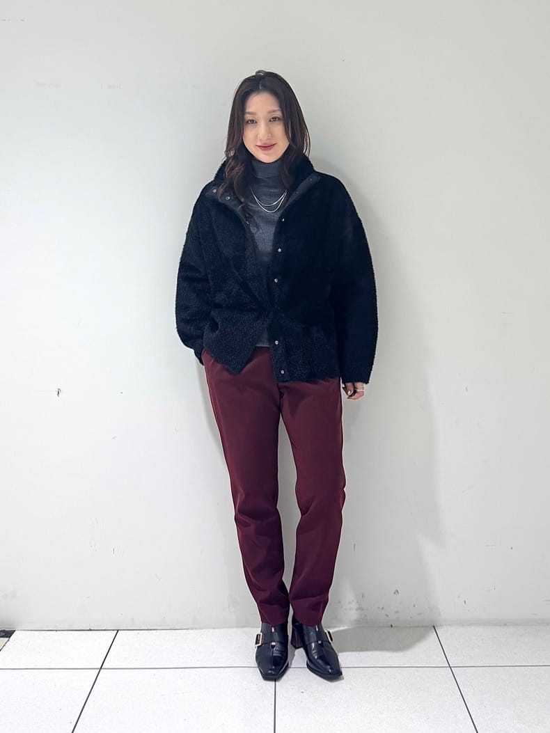 そんさんの「INDIVI｜スタンドネック シャギーモールニット」を使ったコーディネート