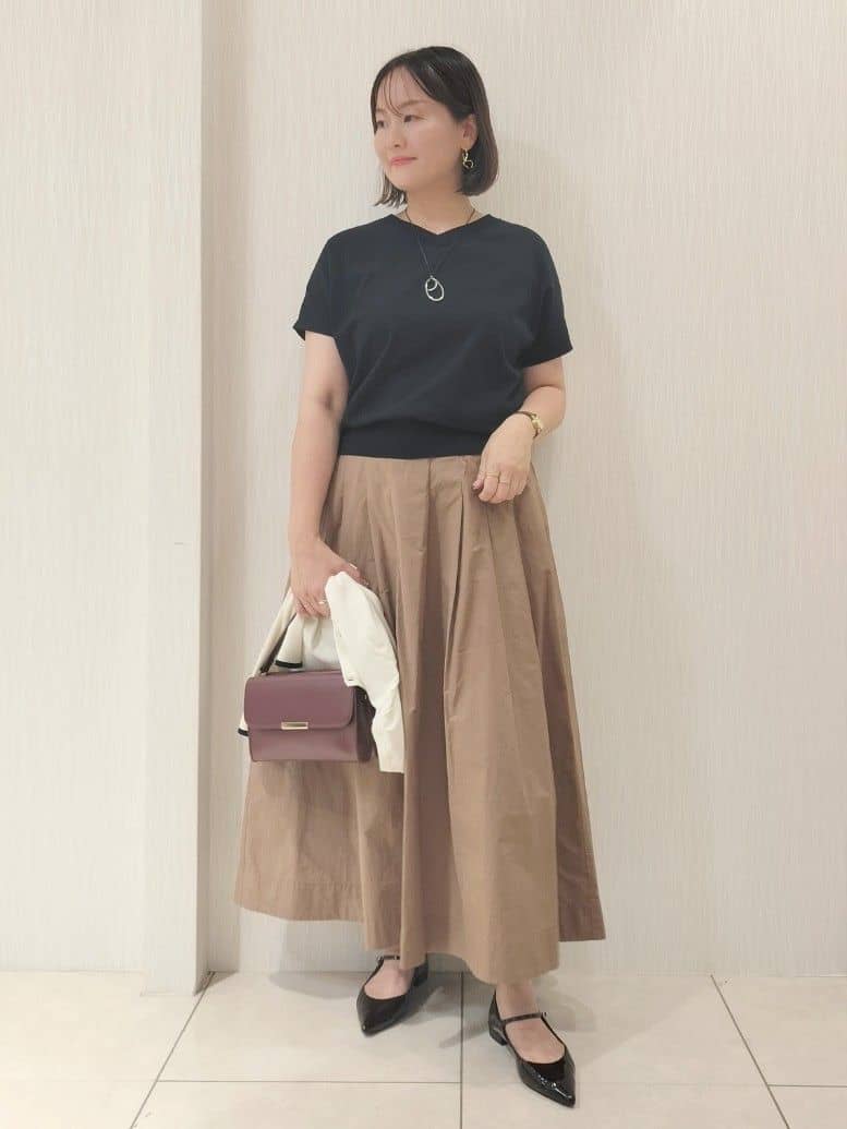 naokoさんの「UNTITLED｜【アンサンブル可/薄手】ベーシッククルーネックカーディガン」を使ったコーディネート