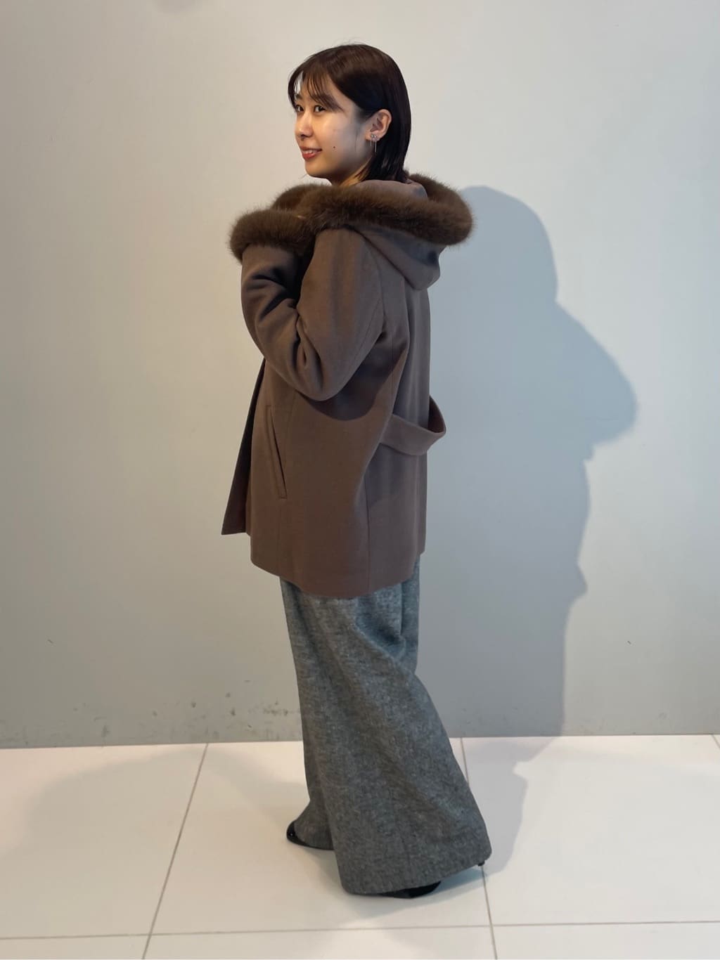 abeさんの「Couture brooch｜【上品華やか・通勤】ラメツイード ワイドパンツ」を使ったコーディネート
