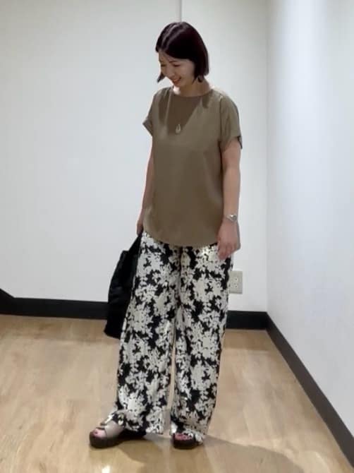 MIKIKOさんの「UNTITLED｜【セットアップ可/はっ水/通勤】リラククール 半袖ブラウス」を使ったコーディネート