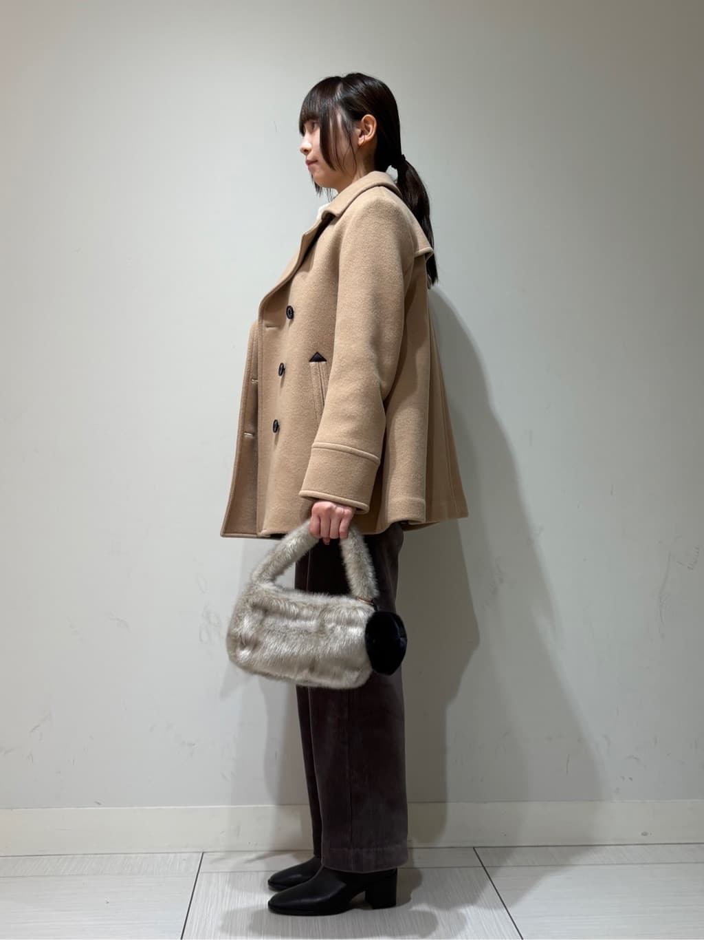 やなぎさんの「DRESSTERIOR｜コーデュロイイージーワイドパンツ」を使ったコーディネート