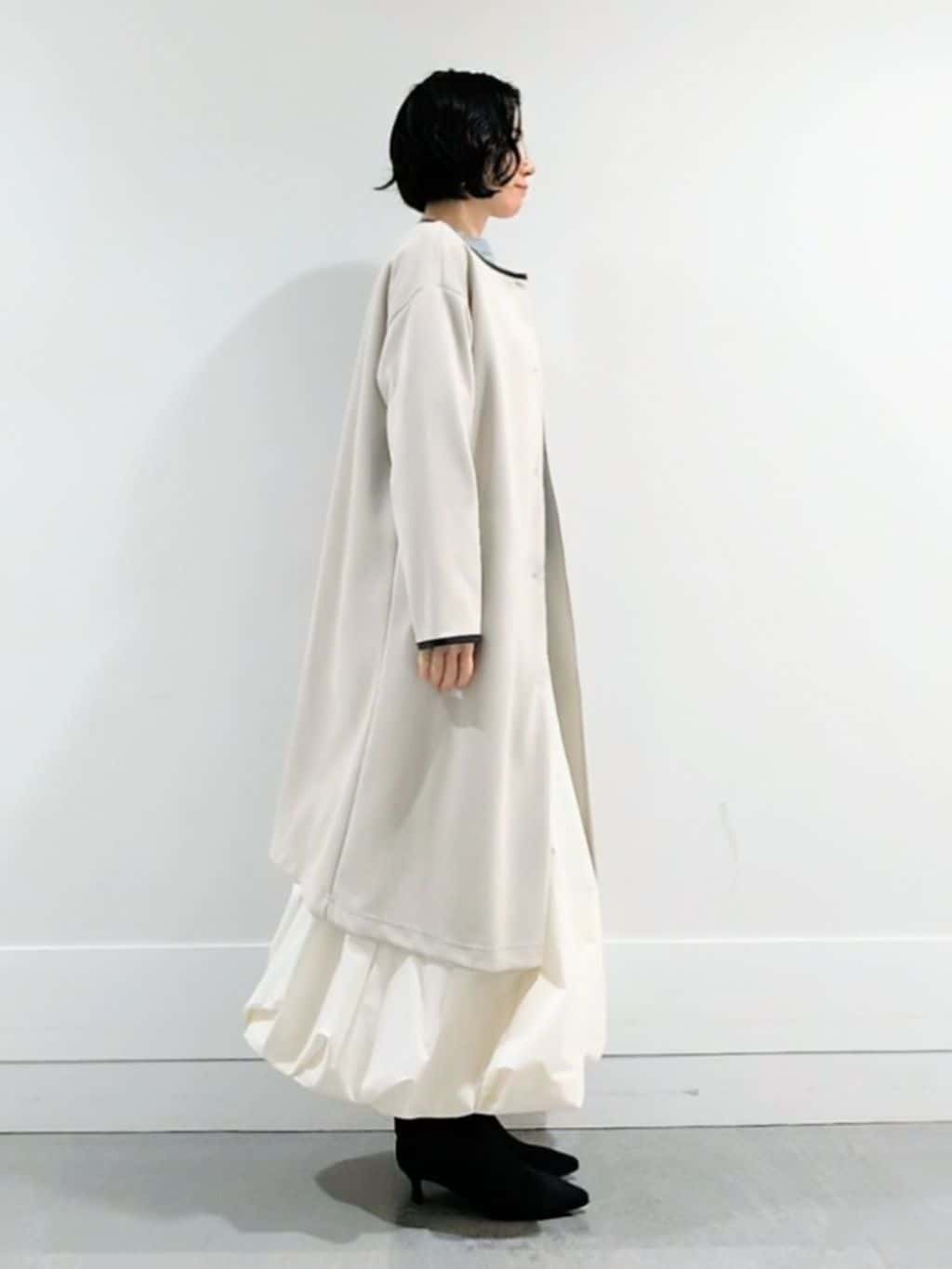 ミズタさんの「UNTITLED｜【洗える/軽羽織り】マシュマロタッチ　スエード調コート」を使ったコーディネート