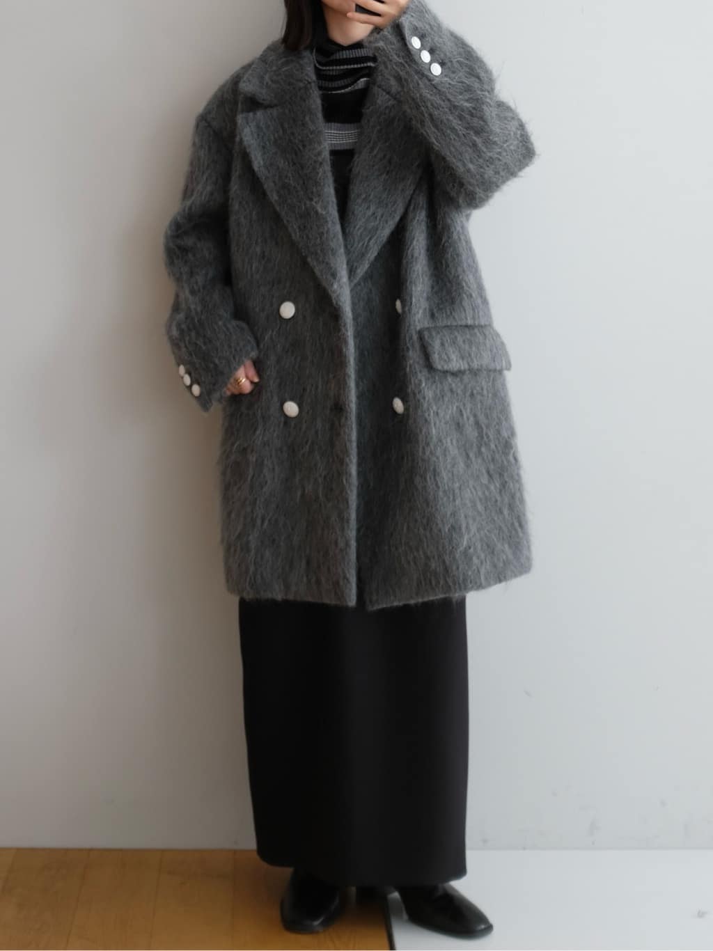 Kishimotoさんの「DRESSTERIOR｜シルクブレンドメリノウールリブプルオーバー」を使ったコーディネート