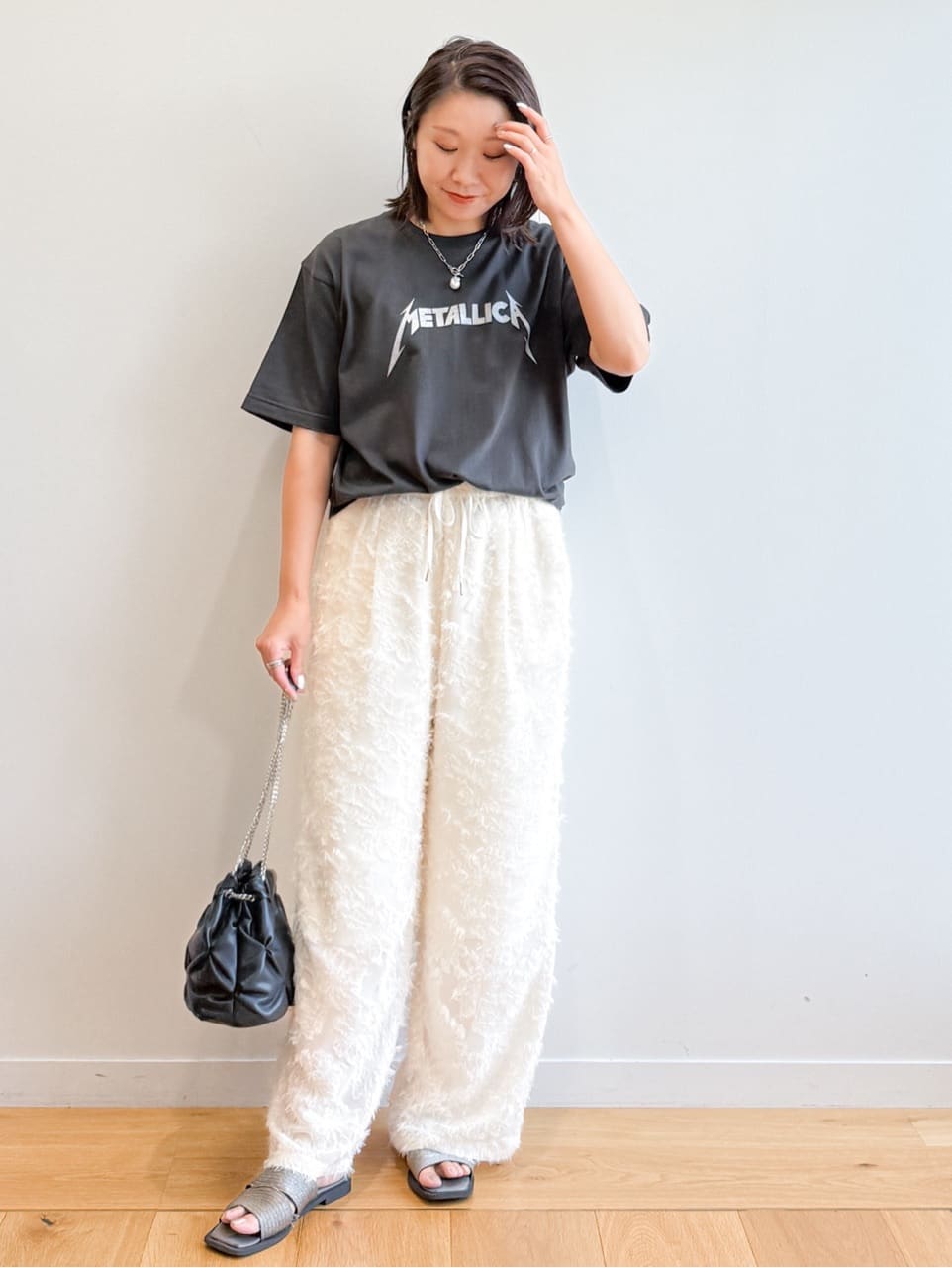 yuka.aさんの「OPAQUE.CLIP｜ロックTシャツ別注アソート【GREEN DAY／METALLICA／THE BEATLES】」を使ったコーディネート