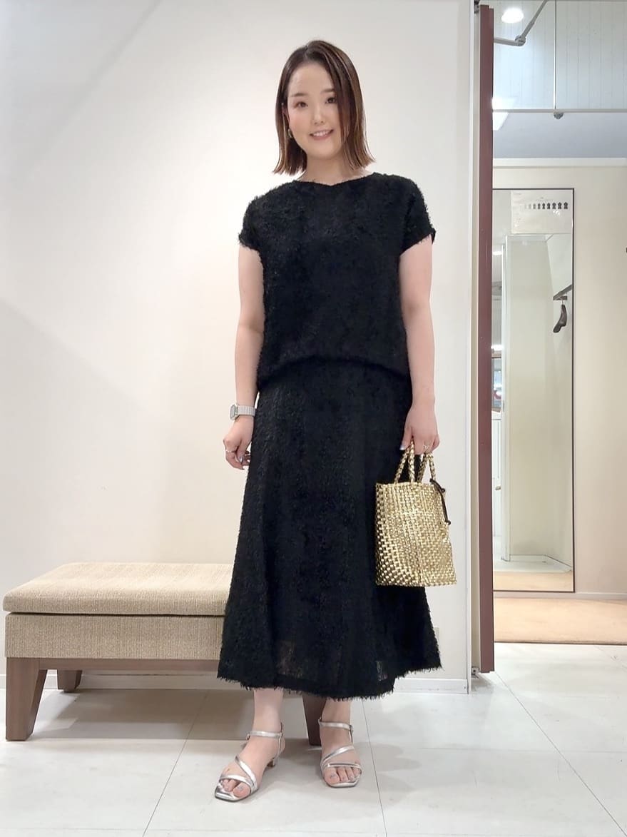 YUIさんの「UNTITLED｜【セットアップ可/洗える】フェザーフレンチスリーブブラウス」を使ったコーディネート