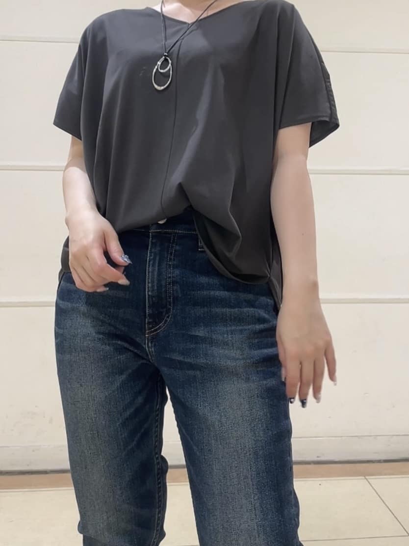 watanabeさんの「UNTITLED｜【接触冷感/洗える】Vネックコットンプルオーバー」を使ったコーディネート