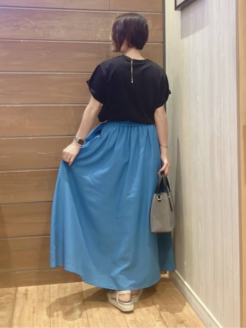 aaamiさんの「SHOO･LA･RUE｜【高レビュー/着丈選べる】華やかさをプラスする アソートロングスカート」を使ったコーディネート