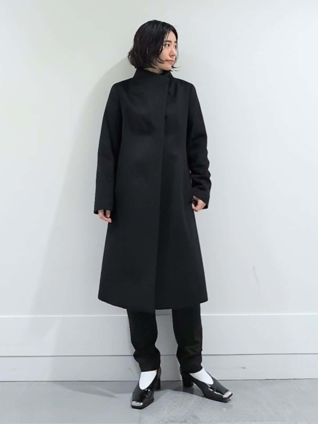 ミズタさんの「UNTITLED｜【きれいめ/スタイリッシュ】2WAYスタンドカラーロングコート」を使ったコーディネート