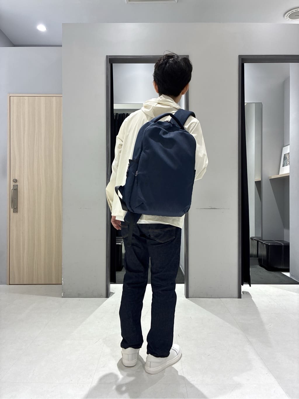 わいずみさんの「TAKEO KIKUCHI｜【3D ナイロン ストレッチ】ジップアップ フードブルゾン」を使ったコーディネート
