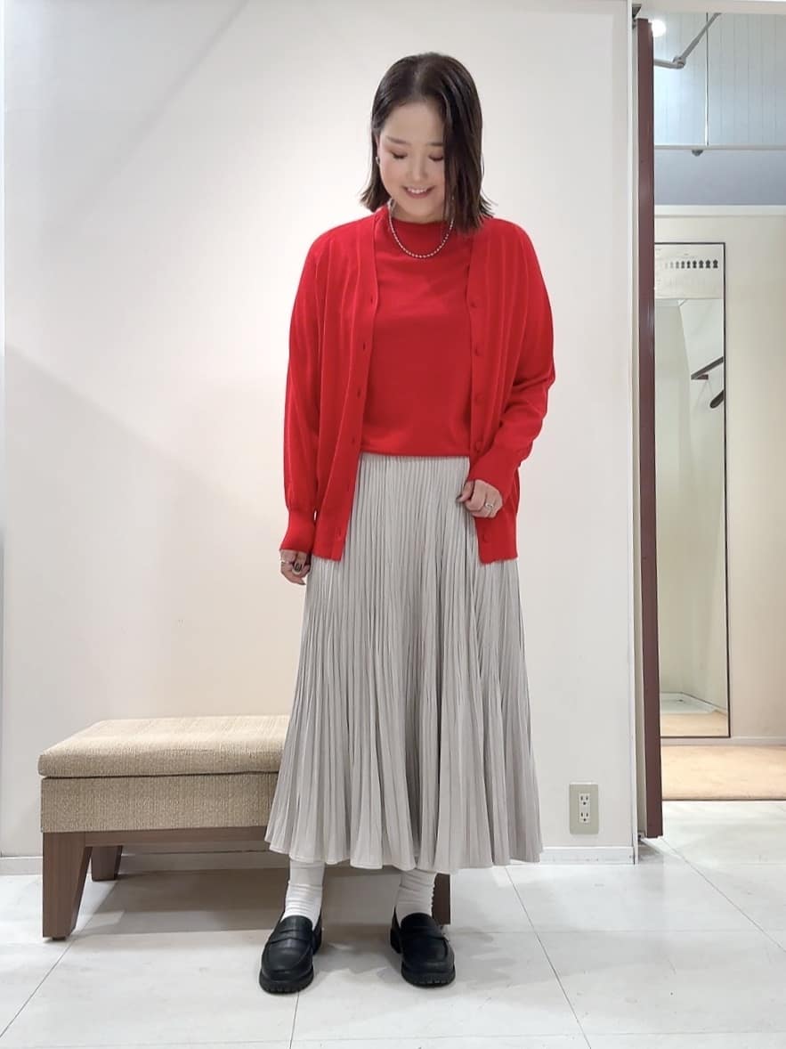 YUIさんの「UNTITLED｜【アンサンブル可/洗える/Vネック】ウールシルクカーディガン」を使ったコーディネート