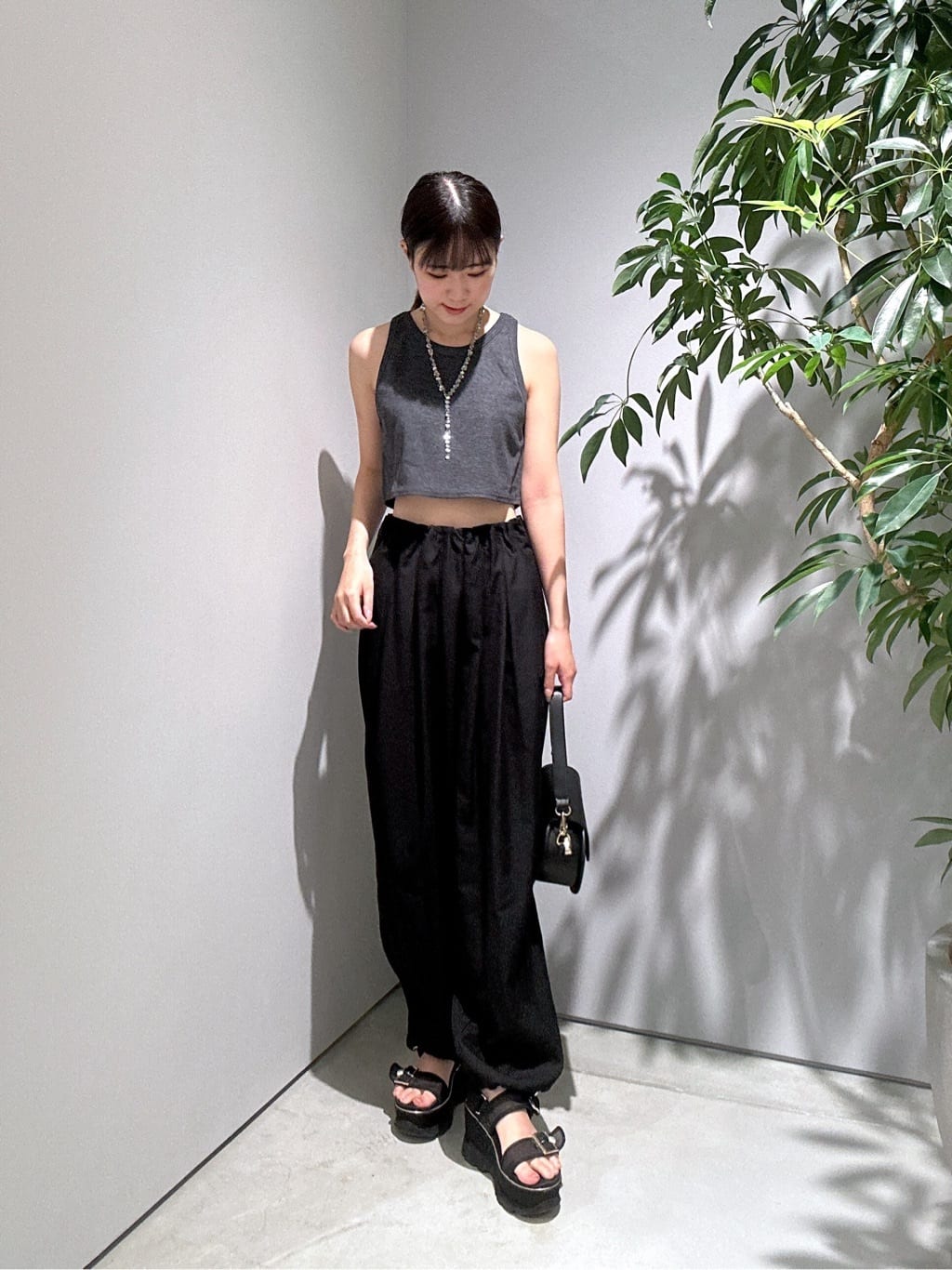 Renoさんの「INDIVI｜タンクトップレイヤードワンピース」を使ったコーディネート