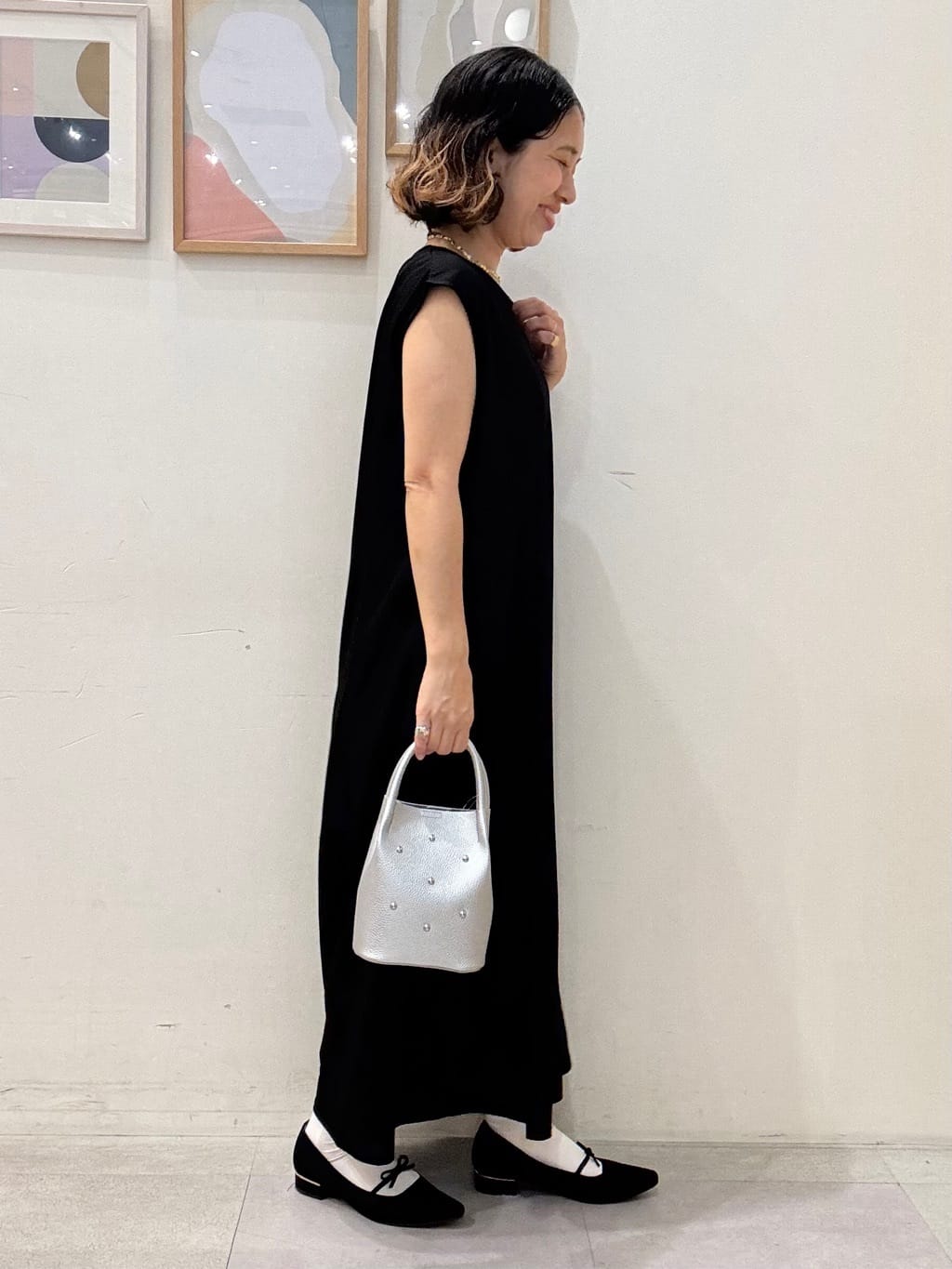 たけぴさんの「SHOO･LA･RUE｜【S-LL/ひんやり】切替ラインですっきりと 1枚で着られるロングワンピース」を使ったコーディネート