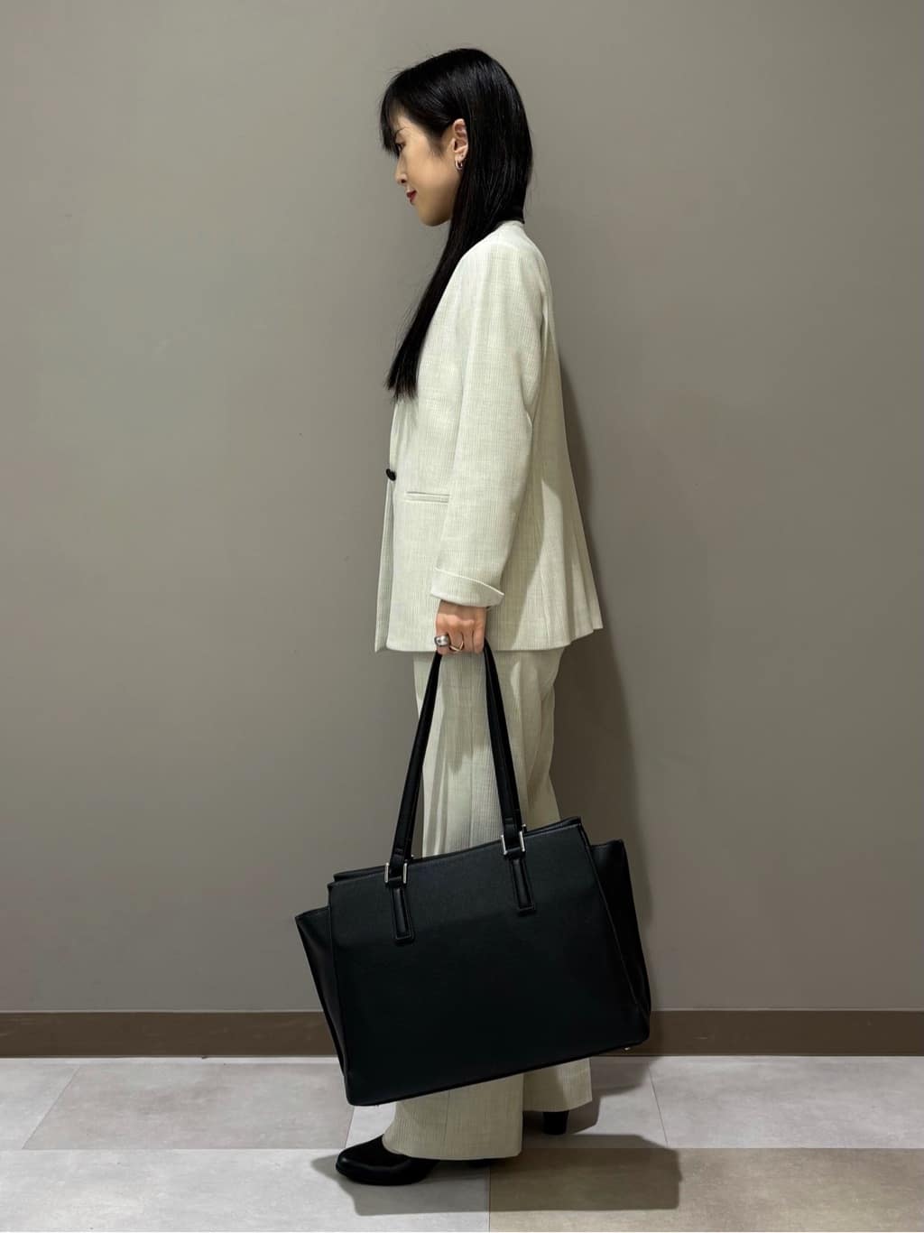 KEIKOさんの「INDIVI｜【日本製／通勤スーツ】プレシャスドビー ノーカラージャケット」を使ったコーディネート