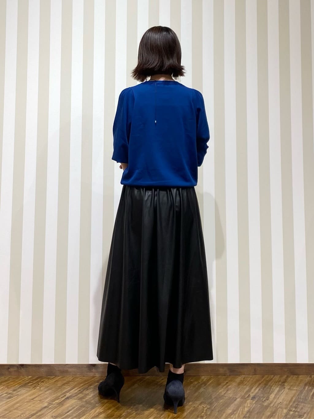 SAOさんの「SHOO･LA･RUE｜【S-LL】大人の抜け感 合皮フレアスカート」を使ったコーディネート