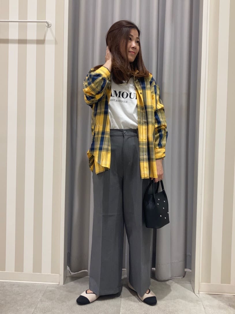 𝐂𝐡𝐢𝐢 &hearts;(ちー)さんの「SHOO･LA･RUE｜グラフィックアソート ベーシックロンT」を使ったコーディネート