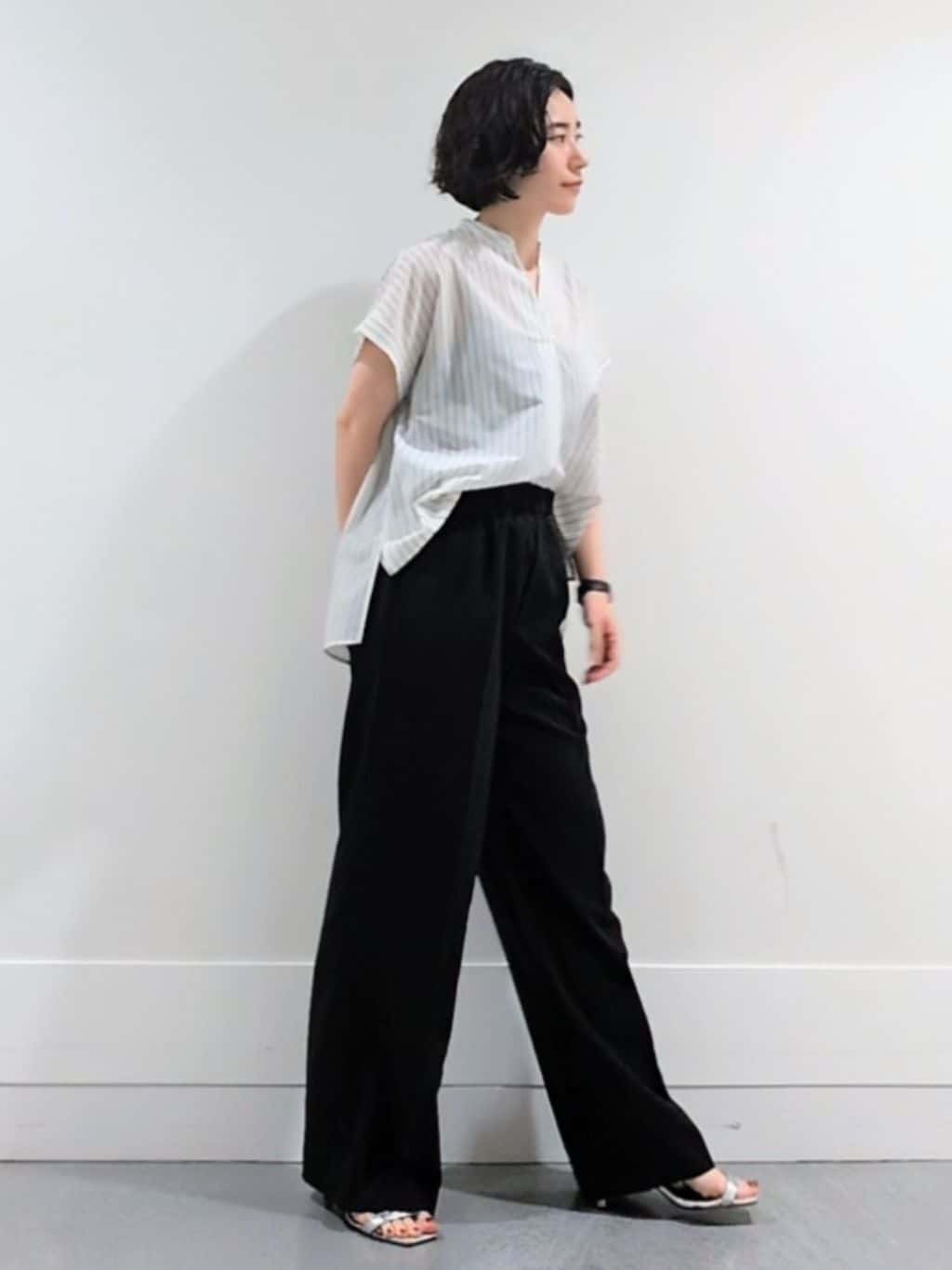 ミズタさんの「UNTITLED｜【洗える/スキッパー】フレンチスリーブシアーブラウス」を使ったコーディネート