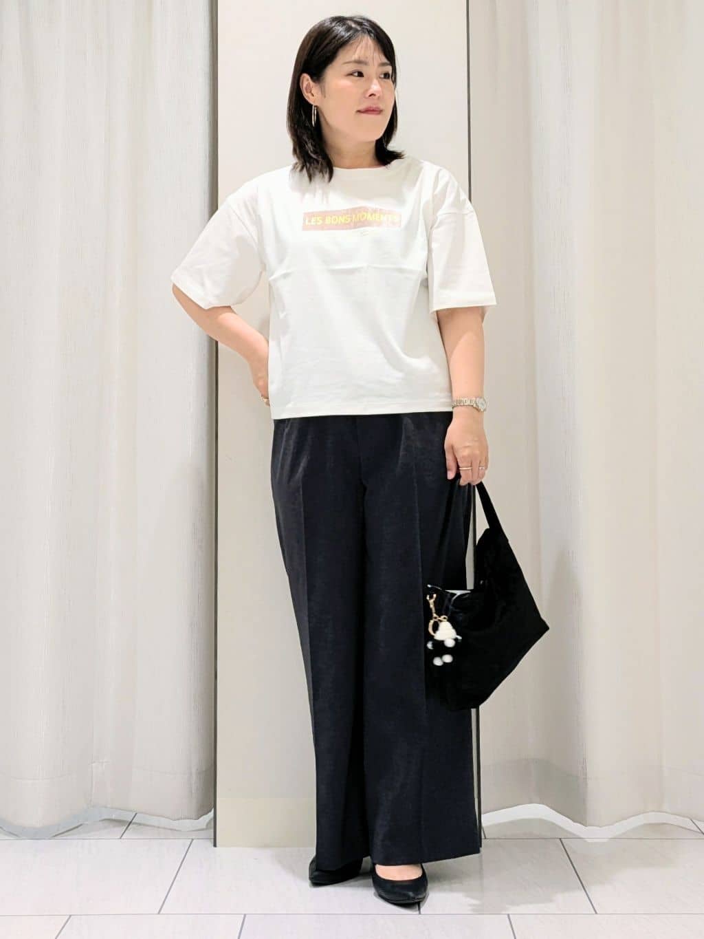 Onumaさんの「UNTITLED｜【コットン100/ゆったり/ショート丈/洗える】ベロアロゴTシャツ」を使ったコーディネート