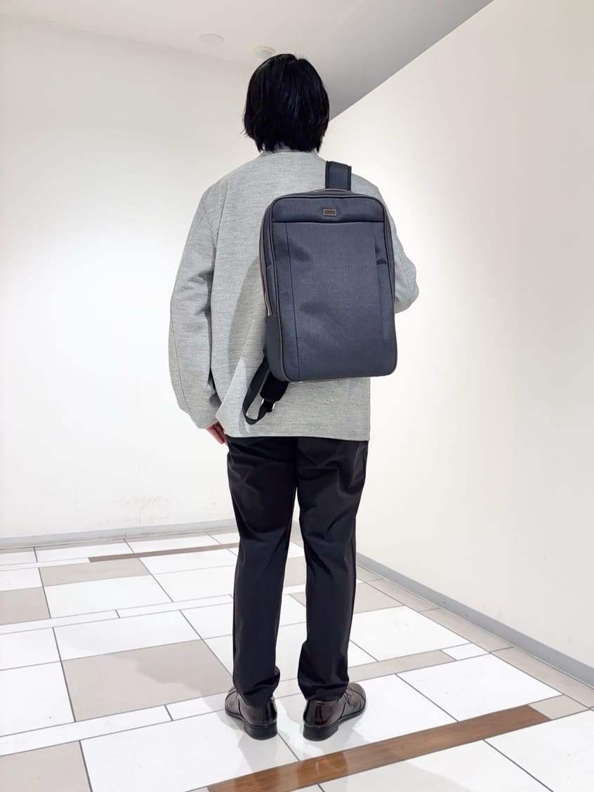 及川さんの「TAKEO KIKUCHI｜【尾州織】ショールカラー カーディガン」を使ったコーディネート