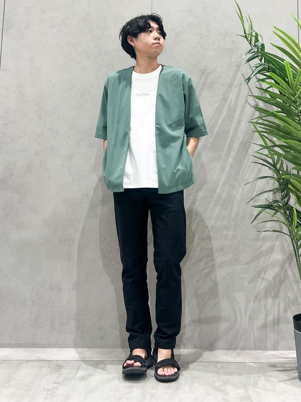 SHI-MAさんの「THE SHOP TK｜五分袖カーディガン+半袖Tシャツセットアイテム 洗濯機OK」を使ったコーディネート