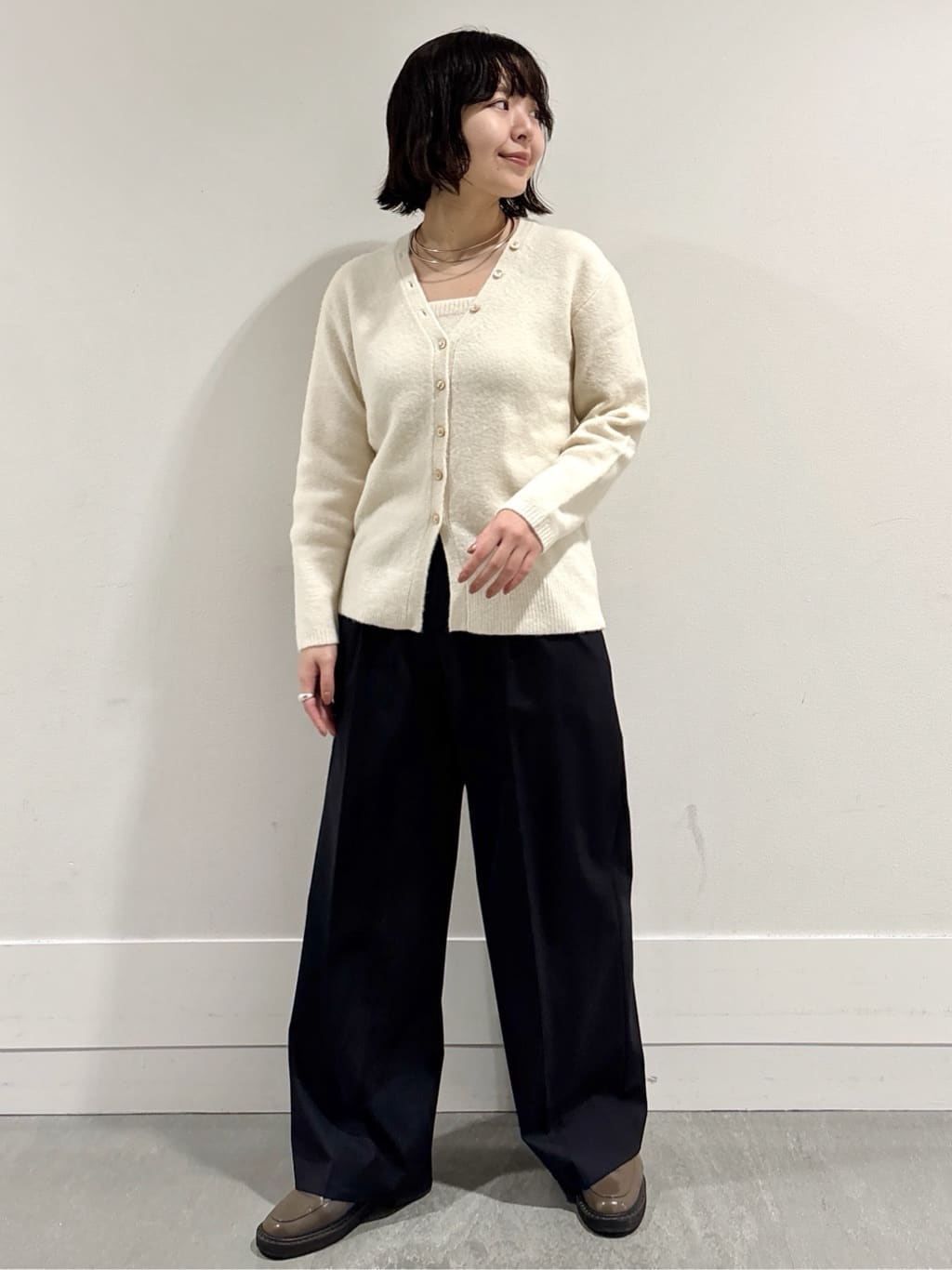 モエカさんの「UNTITLED｜【トレンド/柔らかな素材感】ビスチェセットカーディガン」を使ったコーディネート