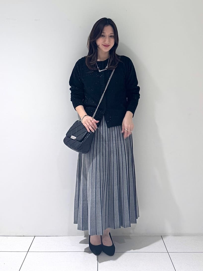 そんさんの「INDIVI｜【洗える】ラメニットカーディガン」を使ったコーディネート