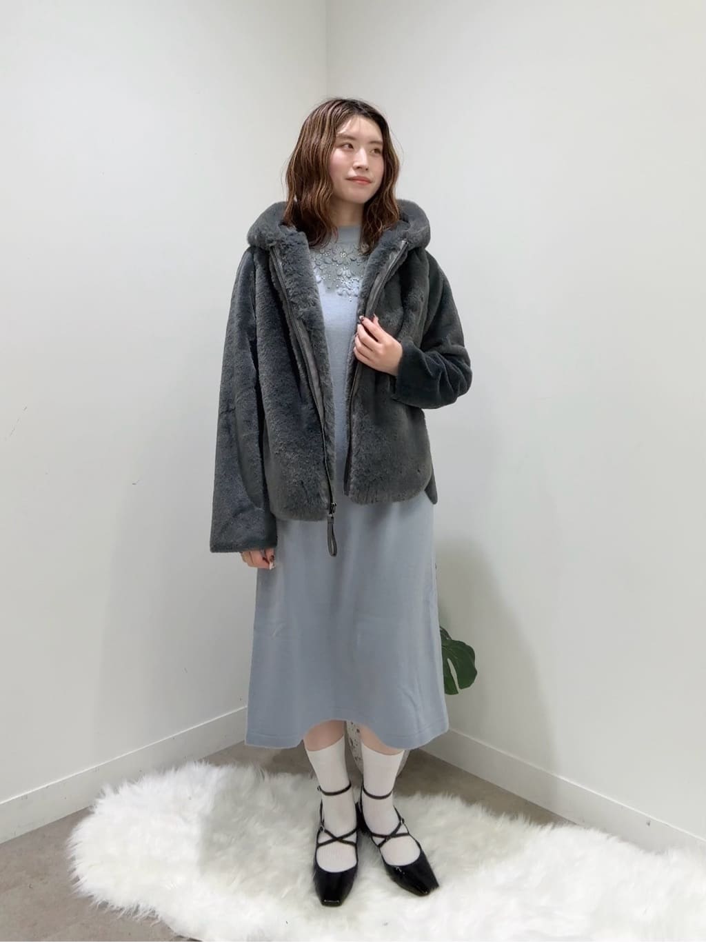 Suma Una本部スタッフさんの「SunaUna｜◆【冬を彩る異素材フェイクファーアウター】」を使ったコーディネート