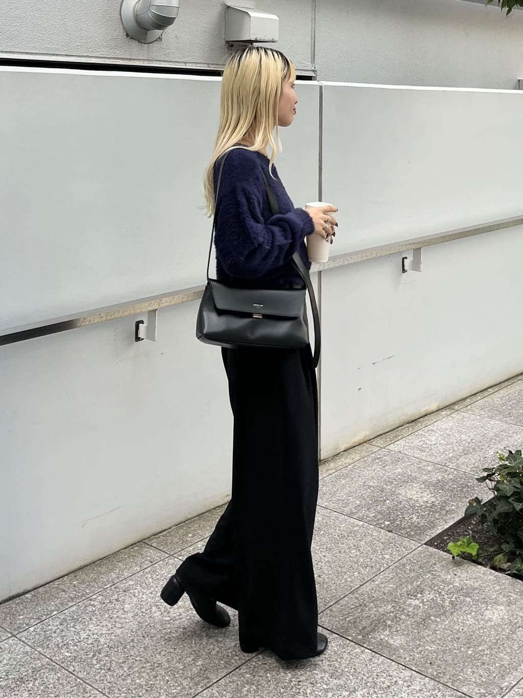 omaさんの「THE SHOP TK｜【華やかで柔らか】ふわふわフェザーニット/洗える・前後2WAY」を使ったコーディネート
