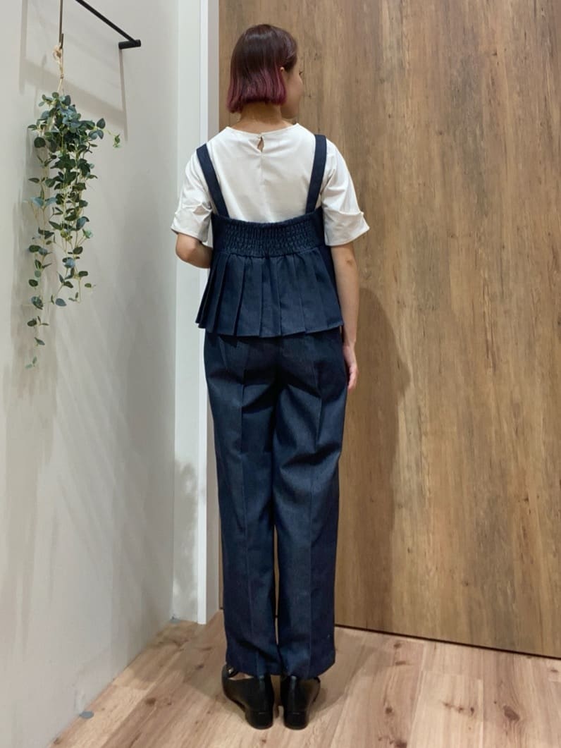 まなしぃさんの「grove｜【2点SET/体型カバー】夏から秋まで着まわせる！プリーツビスチェセットアップ」を使ったコーディネート
