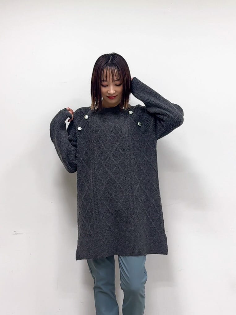 𝐜𝐡𝐢𝐤𝐚さんの「SHOO･LA･RUE｜【撥水/フード取り外し可】自然にくびれる あったかダイヤ柄キルトコート【CIRCRIC】」を使ったコーディネート