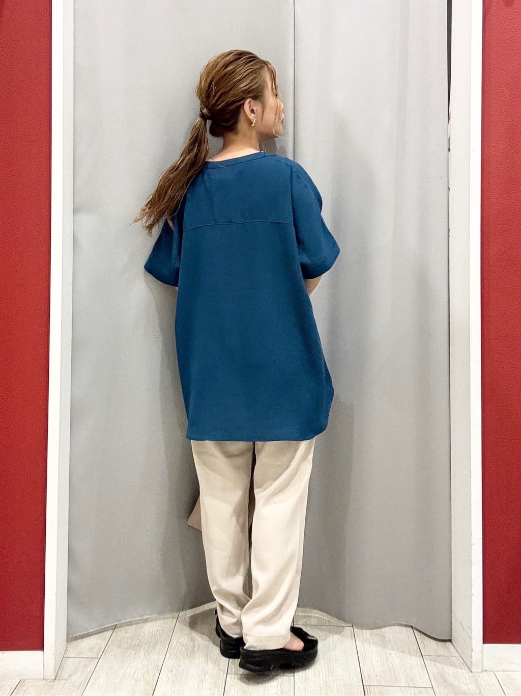 shioさんの「SHOO･LA･RUE｜【洗える/プチプラ】大人の抜け感をプラスする バンドカラーシャツ」を使ったコーディネート