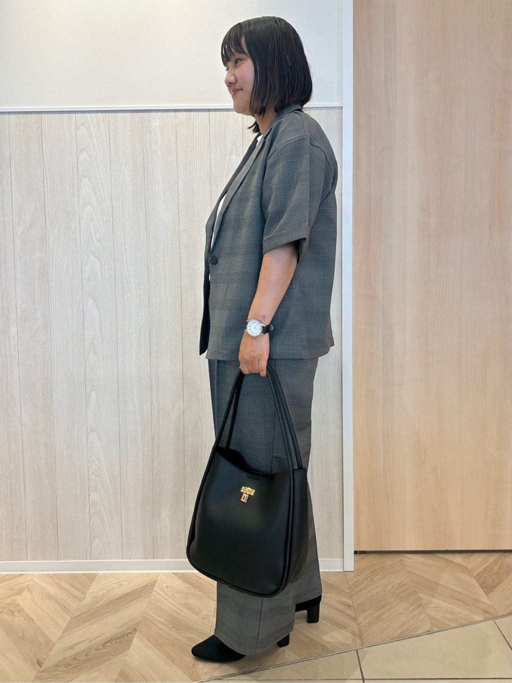 やっちゃんさんの「SHOO･LA･RUE｜【セットアップ可/洗濯後しわになりにくい】5分袖テーラードジャケット」を使ったコーディネート