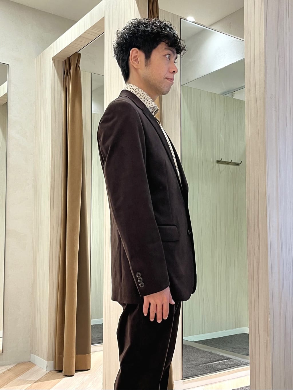 URAさんの「TAKEO KIKUCHI｜【Sサイズ～】ストレッチコーデュロイ ジャケット」を使ったコーディネート