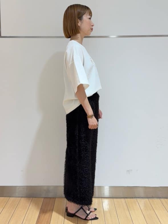 あやさんの「UNTITLED｜【コットン100/ゆったり/ショート丈/洗える】ベロアロゴTシャツ」を使ったコーディネート