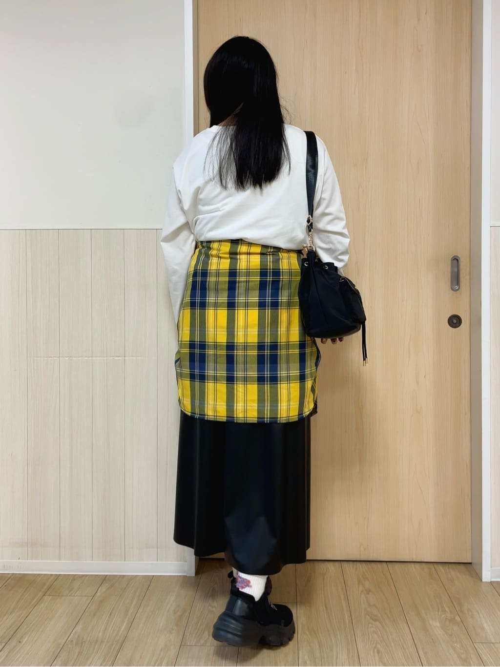 nanaseさんの「SHOO･LA･RUE｜グラフィックアソート ベーシックロンT」を使ったコーディネート