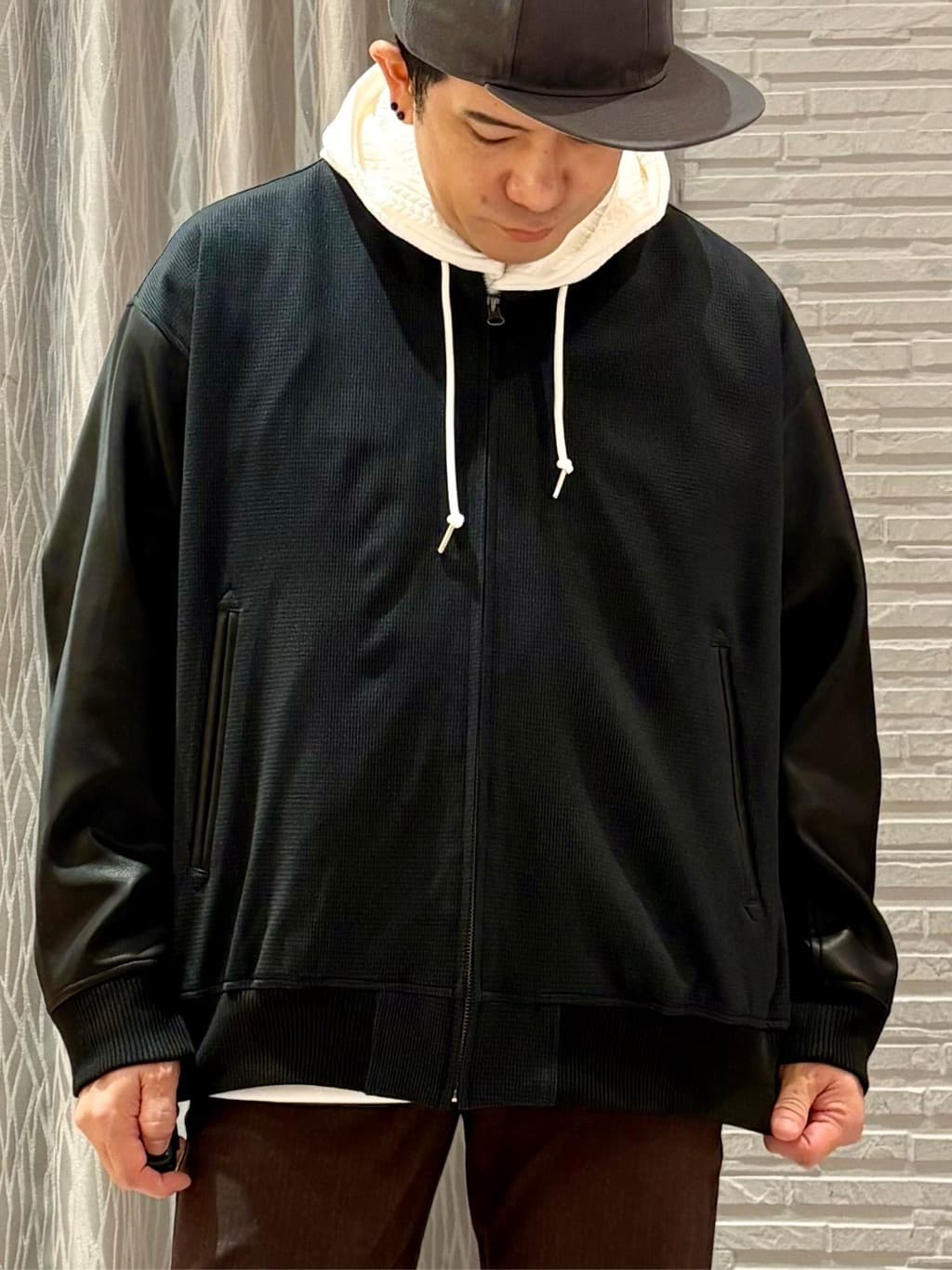 Pーyamaさんの「THE SHOP TK｜【1ランク上の大人カジュアルに】異素材コンビ リブブルゾン」を使ったコーディネート